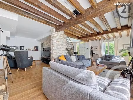maison 6 pièces 210 m²