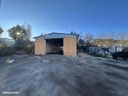 local d'activité 150 m²