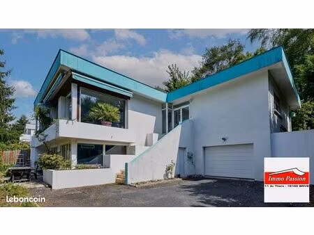 propriété 8 pièces 198 m²