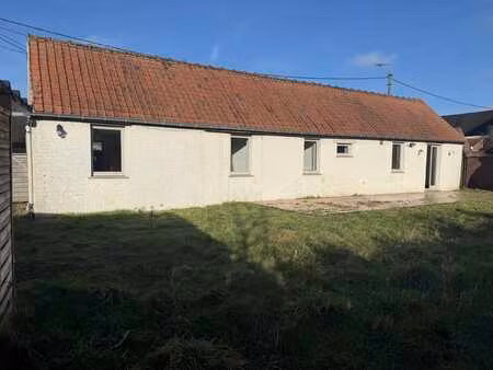 maison plain pied au calme centre du village