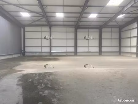 local industriel 400 m²