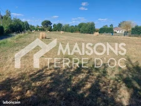 terrain 900 m² lescout