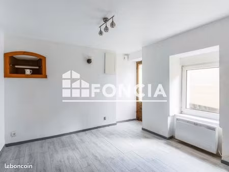 longuyon proche écoles et commerces