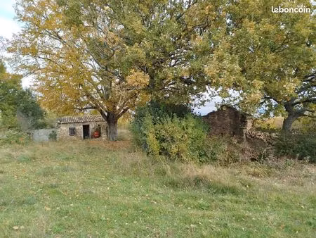 cabanon sur terrain agricole 18500m2