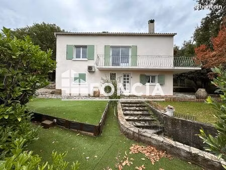 la celle - belle maison entretenue dans un joli village méridional proche d'une grande vil