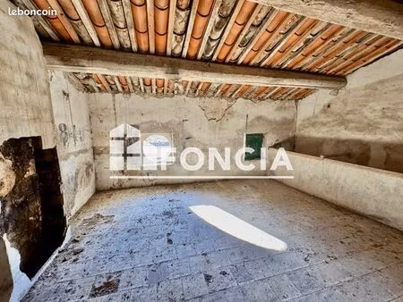 deux appartements à rénover entièrement – fort potentiel –