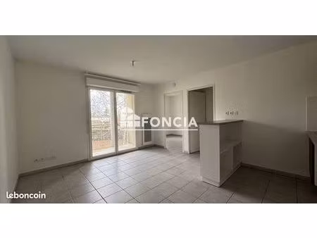 charmant t2 à morlaàs  quartier calme et verdoyant