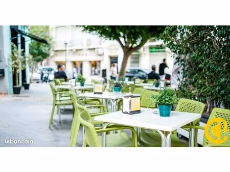 local boulangerie  restauration rapide 488 m²