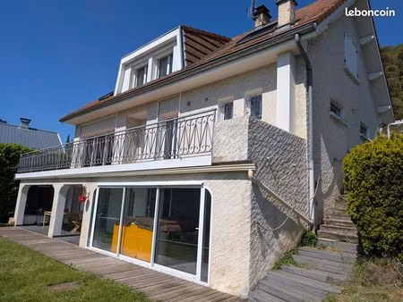 maison sur les hauteurs de veurey-voroize