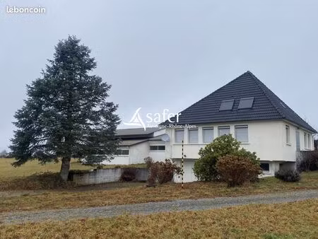 villa 5 pièces 125 m²