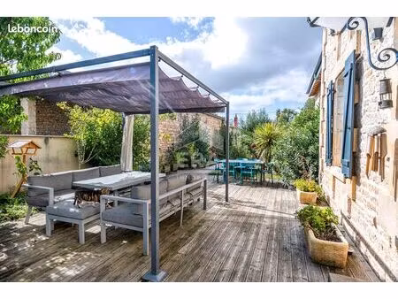 longère 6 pièces 161 m²