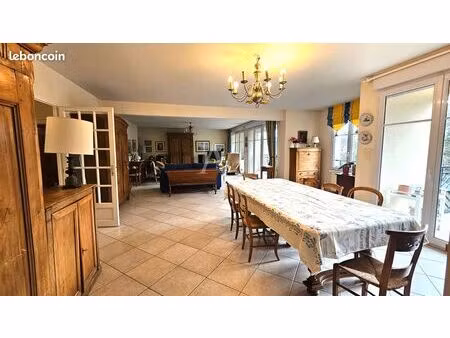 appartement 5 pièces 165 m²