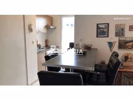 t2 et parking privatif