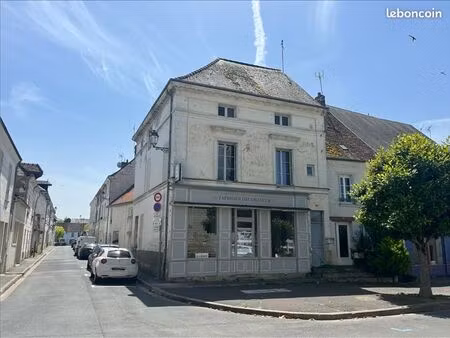 immeuble 136 m² ligueil