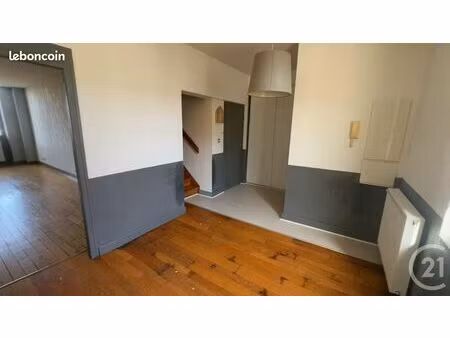 appartement 4 pièces 1 112 m²