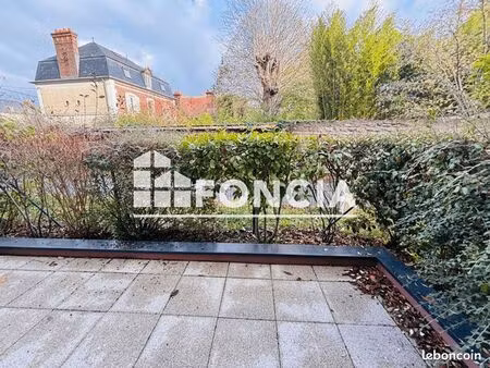 studio 23 m² idéalement situé  avec terrasse et parking