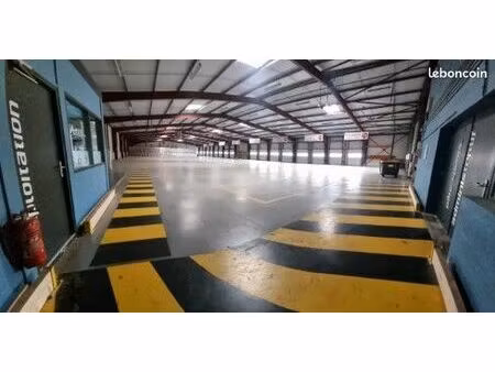 bâtiment industriel logistique 2300m²