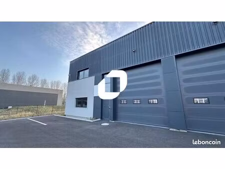local d'activité 210 m²