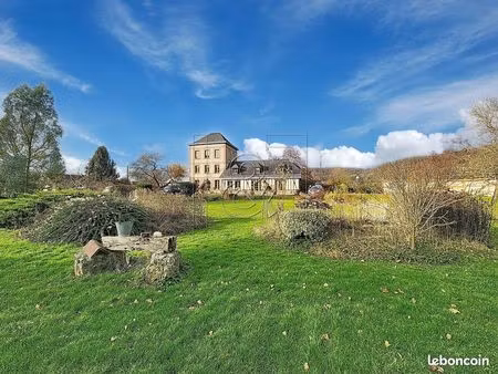 propriété 7 pièces 240 m²