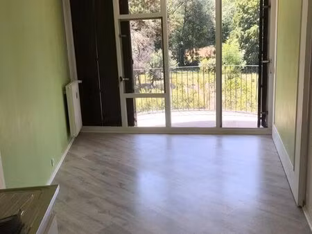 vend bel appartement f2 lumineux dans résidence verdoyante et privée 