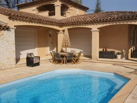 villa 5 pièces 130 m²