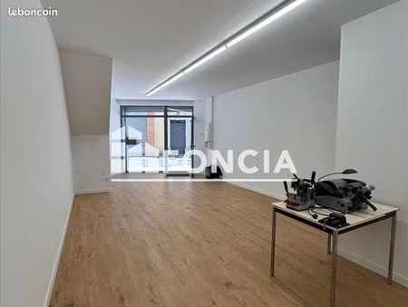 local commercial 59 m²