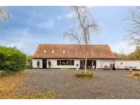 exclusieve landelijke woning met zwembad te dudzele