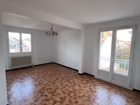 f3 cusset lumineux avec balcon