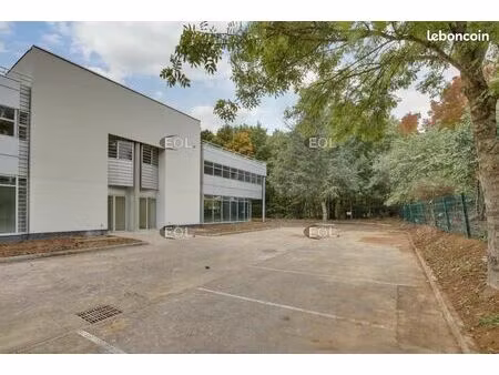 local d'activité 6 465 m²