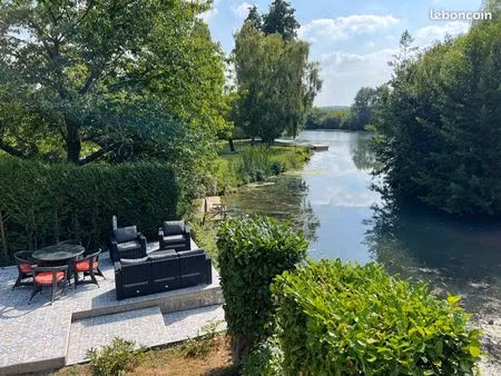 maison totalement rénovée bord de seine