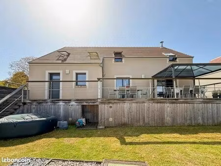 maison 6 pièces 178 m²