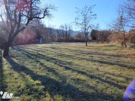 terrain 1225 m² tallard