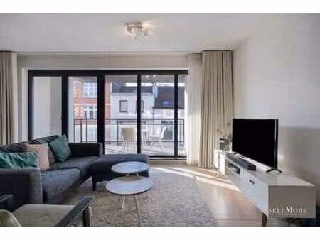 très spacieux appartement 2 chambres à auderghem / etterbeek