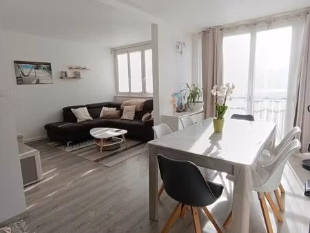 t4 les alloves au pied du mûrier