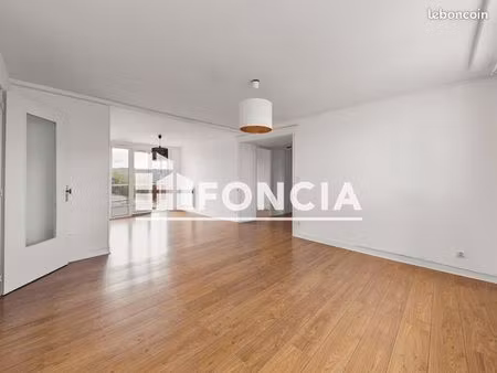 t5 - proximité hôtel de ville