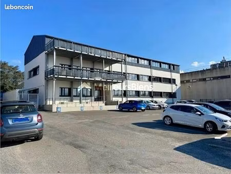 bureaux 297 m²