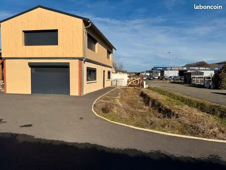 local – bureau – stockage – parking – lot 1 – auch (32)