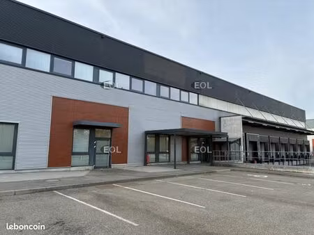 local industriel 4 648 m²