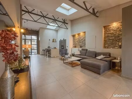 maison de ville style loft  gge terrasse et jardinet