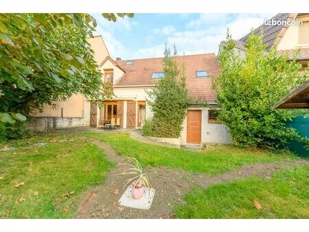 maison 6 pièces 145 m²