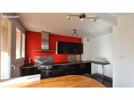 appartement 82 m² bron centre