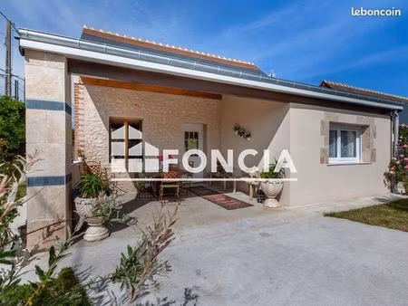 charmante maison ancienne proche gare d'amboise