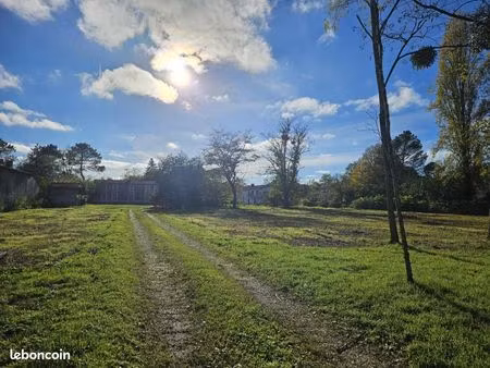 terrain 605 m² landiras