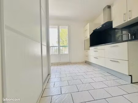 appartement t3/t4 moulin à vent 1er etage