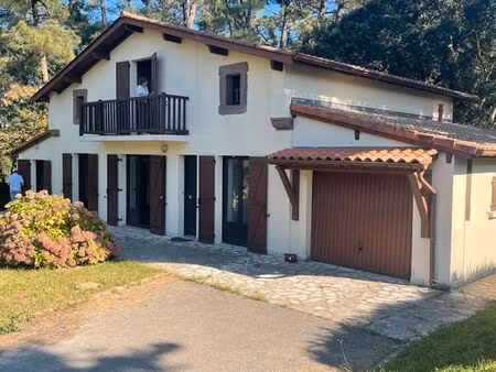 maison 170 m2 au fond d une impasse à côté de la forêt