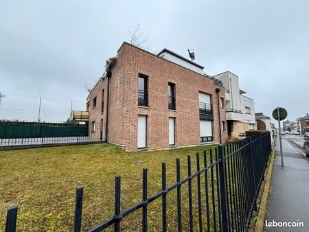 henriille apt de type 4 terrasse et garages