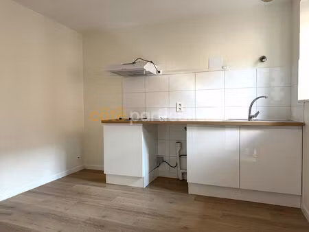 location appartement 1 pièce 28m²