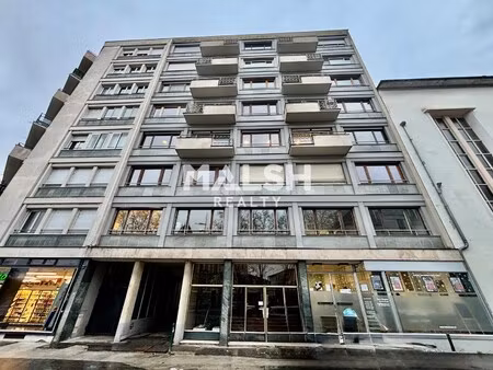 location local professionnel 108m²