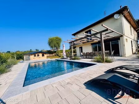 maison 8 pièces 173 m²