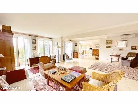 appartement 5 pièces 197 m²